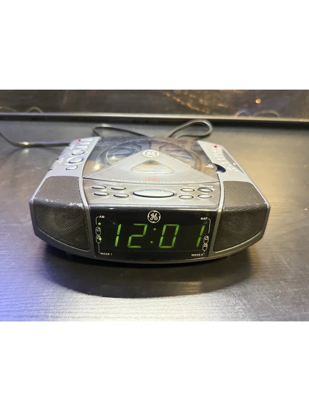 GE 7-4897A Dual Alarm Stereo CD Clock Radio AM/FM Vintage 2002 Tested